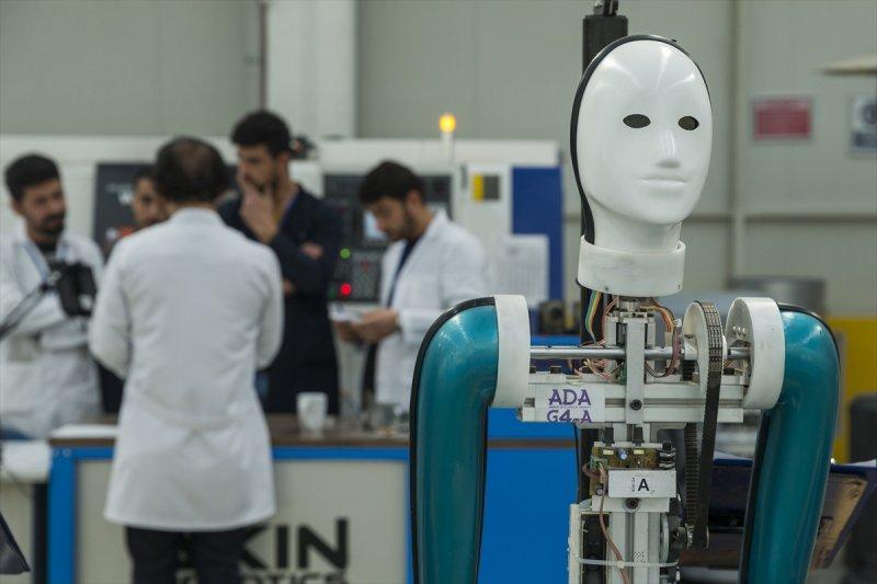 Türkiye'nin ilk insansı robot fabrikası açıldı