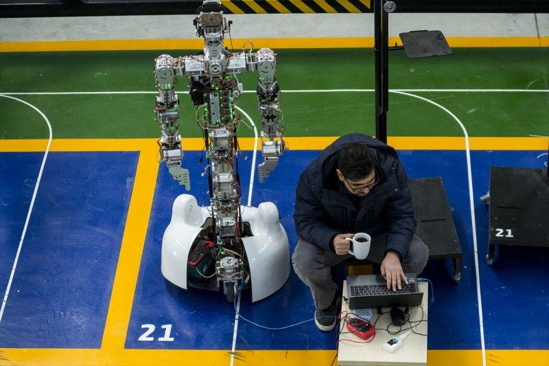 Türkiye'nin ilk insansı robot fabrikası açıldı