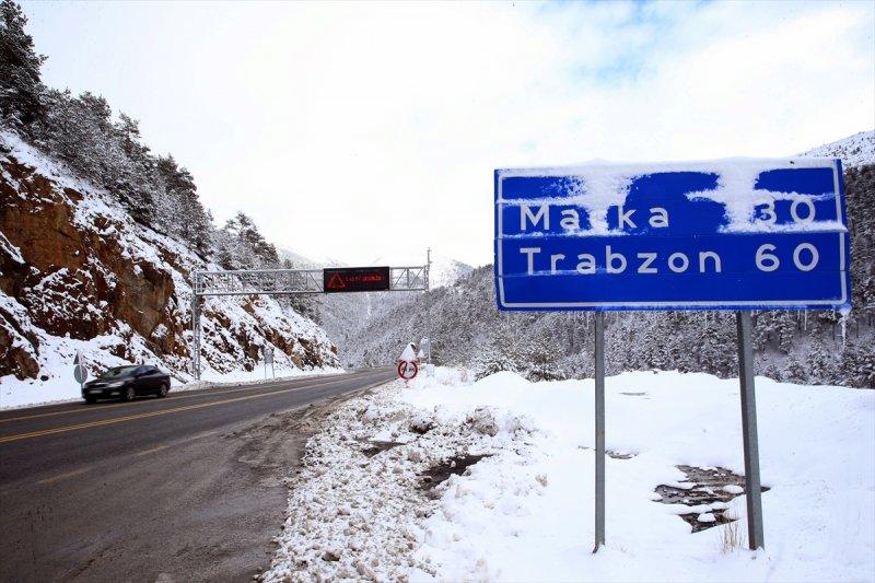 Zigana Dağı'nda kar yağışı