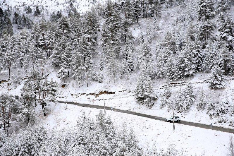 Zigana Dağı'nda kar yağışı