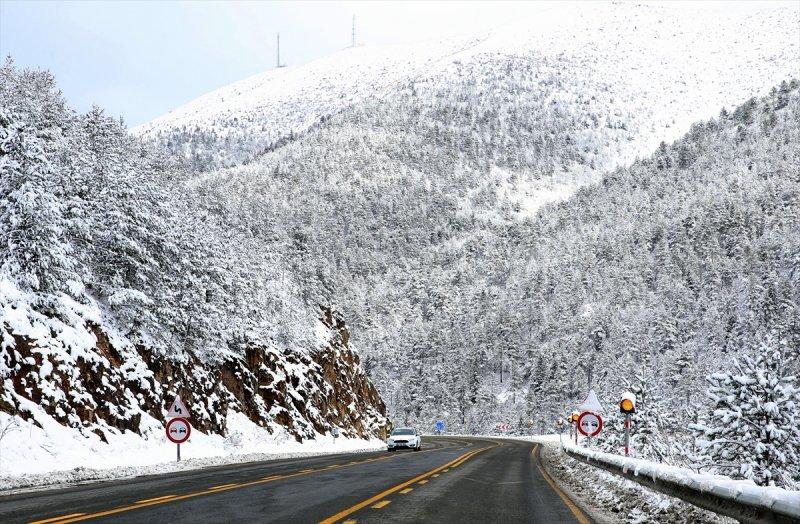 Zigana Dağı'nda kar yağışı