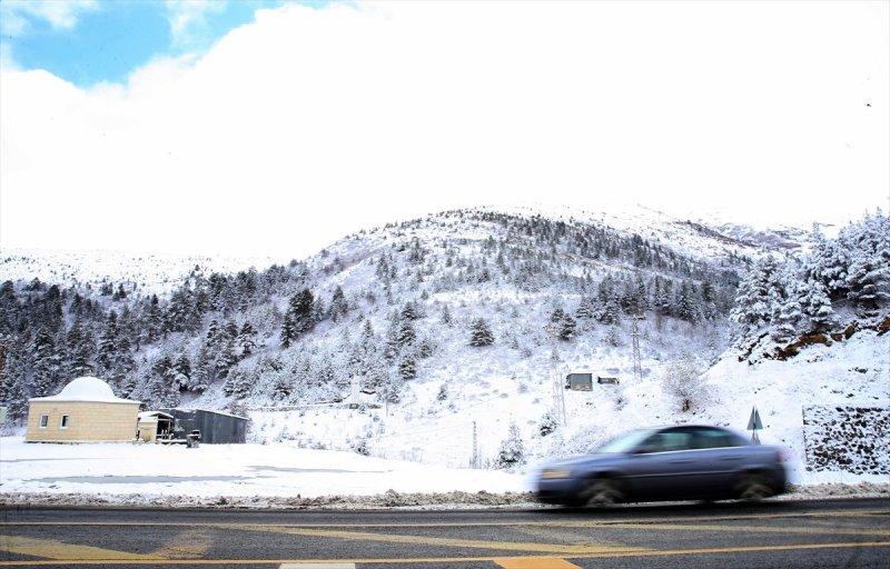 Zigana Dağı'nda kar yağışı