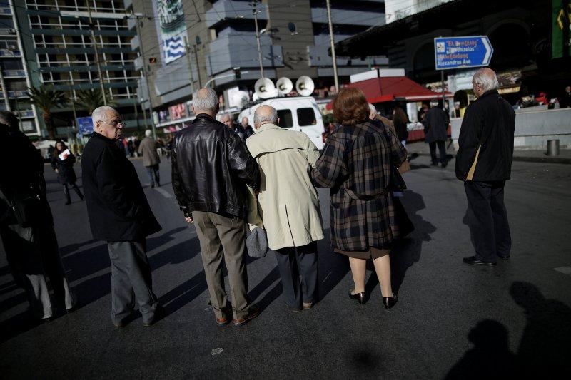 Yunanistan'da emekliler sokağa döküldü