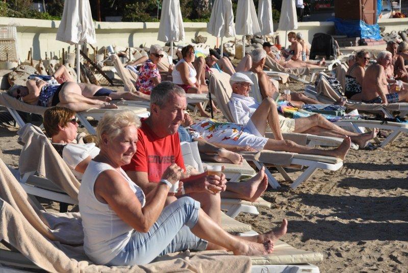 Antalya'da kasımda deniz keyfi