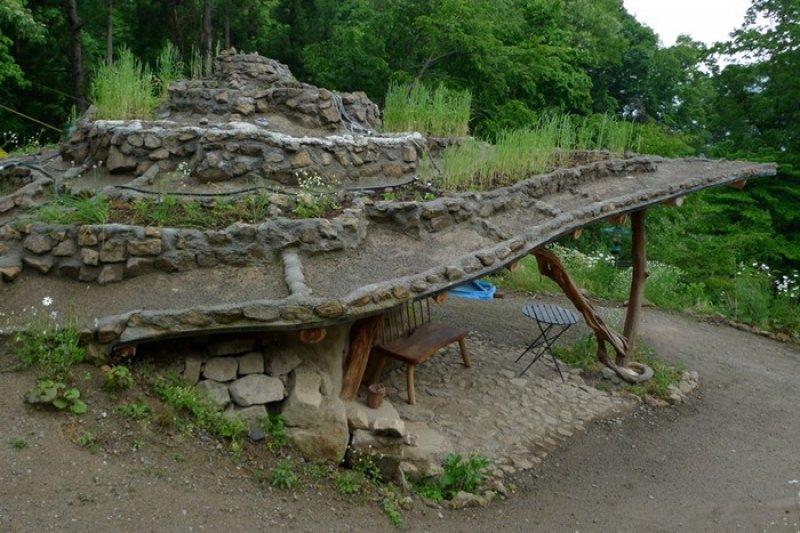 Doğa içinde yapılan oyun evi 