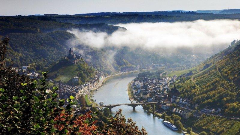 12. yüzyıldan kalan Cochem Kalesi