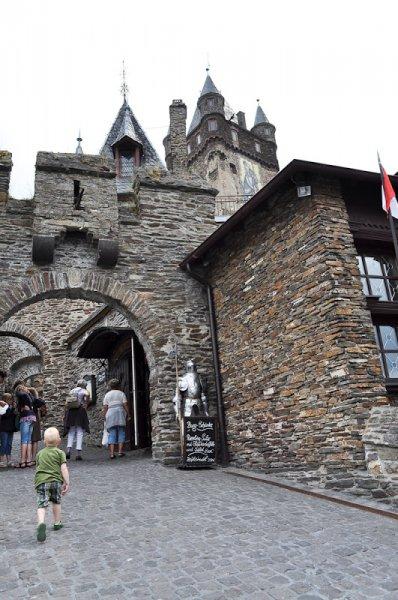 12. yüzyıldan kalan Cochem Kalesi