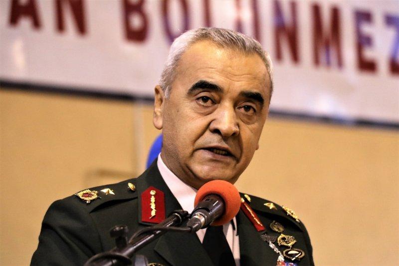 Isparta'da uzman erbaşlar mavi bere taktı