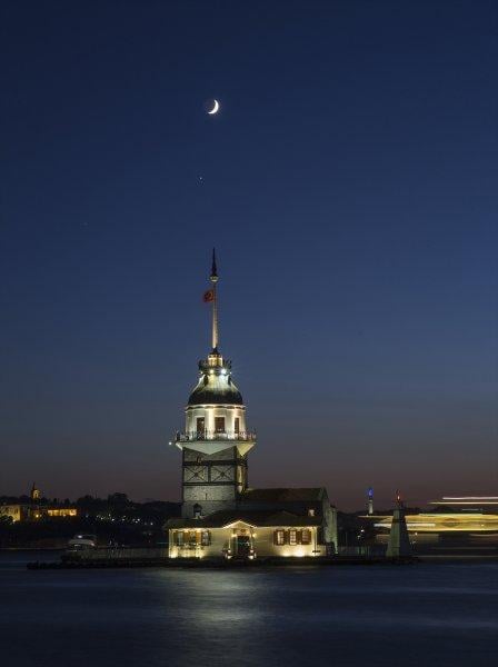Ay ışığında İstanbul