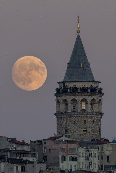 Ay ışığında İstanbul