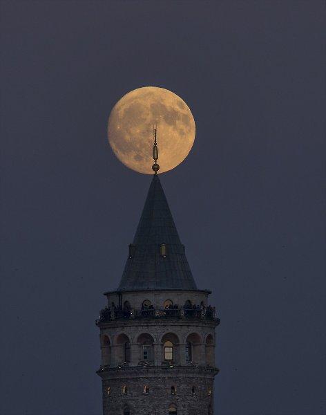 Ay ışığında İstanbul
