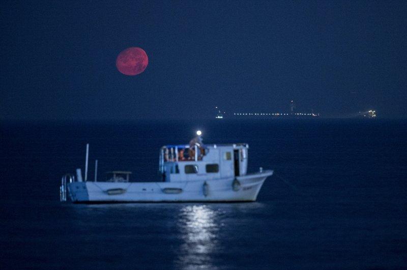 Ay ışığında İstanbul