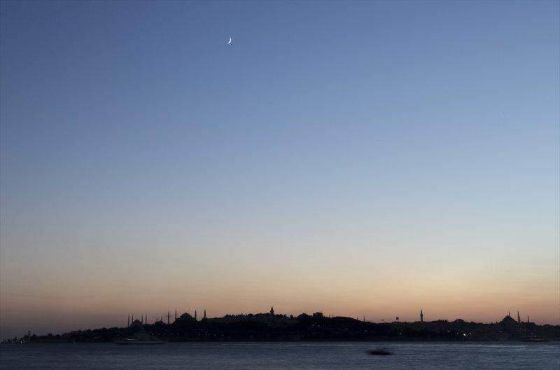 Ay ışığında İstanbul
