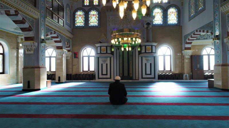 İstanbul manzarasını tepeden gören Beykoz Karlıtepe Merkez Camii
