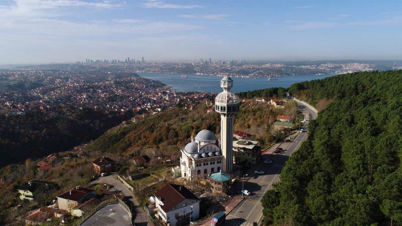 İstanbul manzarasını tepeden gören Beykoz Karlıtepe Merkez Camii