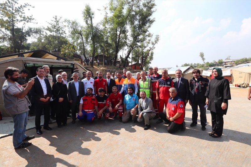 Başbakan Yıldırım Arakanlı Müslümanların kampında