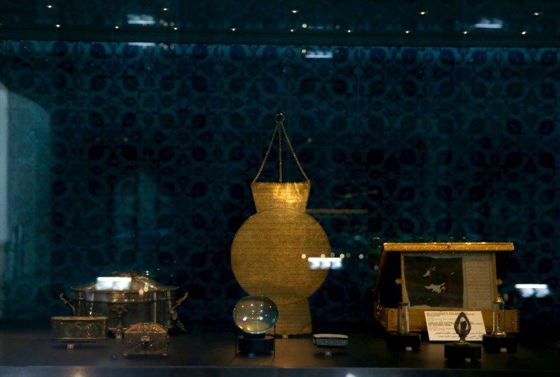 Topkapı Sarayı'nda sergilenen kutsal emanetler