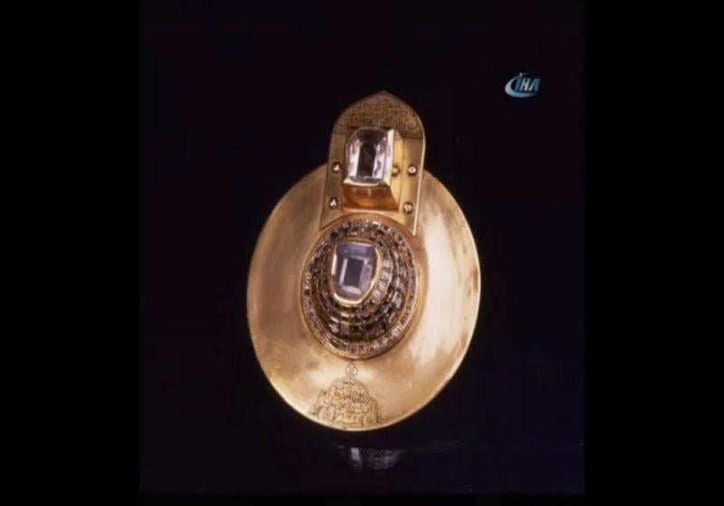 Topkapı Sarayı'nda sergilenen kutsal emanetler