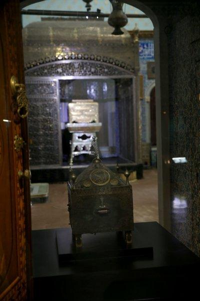 Topkapı Sarayı'nda sergilenen kutsal emanetler