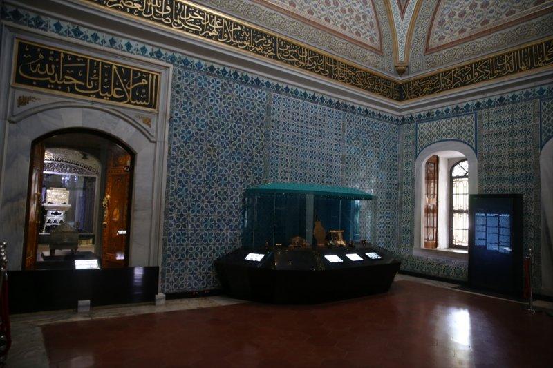 Topkapı Sarayı'nda sergilenen kutsal emanetler