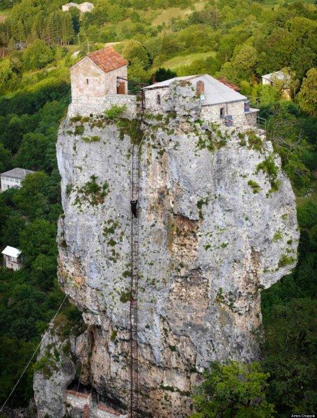 Dünyanın ne ilginç yeri: Katskhi Dikiti