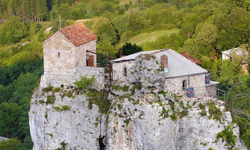 Dünyanın ne ilginç yeri: Katskhi Dikiti