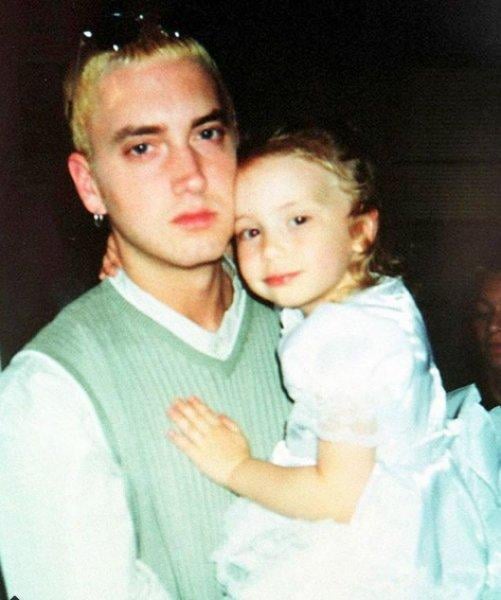 Eminem’in kızı Hailie Jade Instagram'ı salladı 