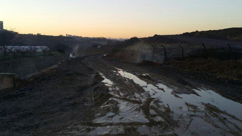 Tuzla'da kaçak kimyasal madde dökülen alan görüntülendi