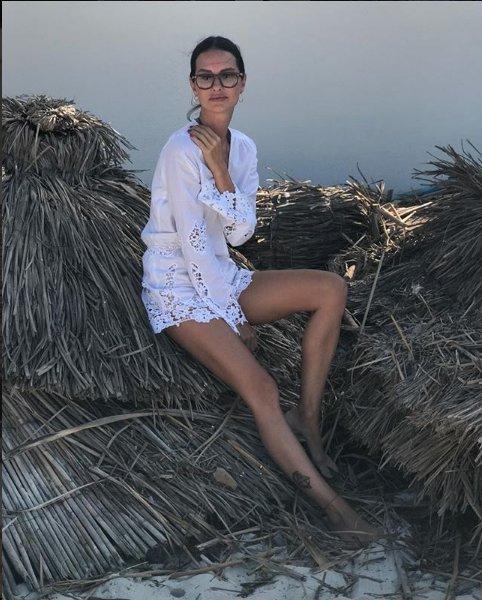 Yasemin Özilhan çocukluk fotoğrafını paylaştı 