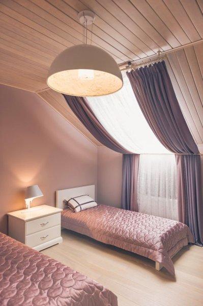 Eğimli pencereler için tasarlanmış perde modelleri 