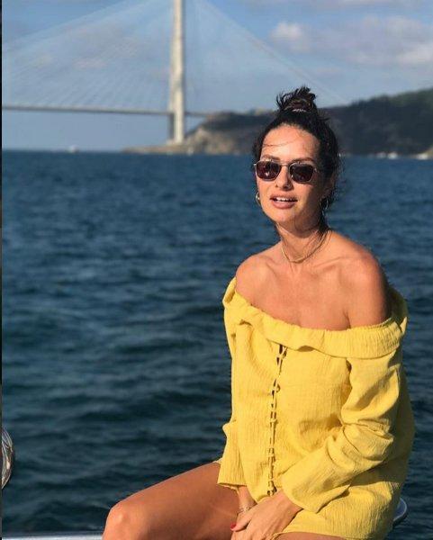 Yasemin Özilhan çocukluk fotoğrafını paylaştı 