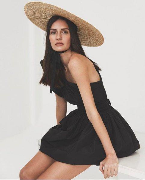 Yasemin Özilhan çocukluk fotoğrafını paylaştı 