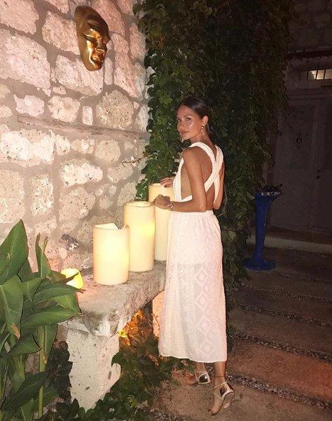 Yasemin Özilhan çocukluk fotoğrafını paylaştı 