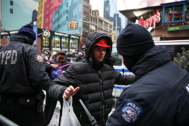 New Yorklular yeni yıla girdi