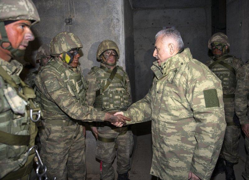 Başbakan Yıldırım komandoların eğitimini izledi