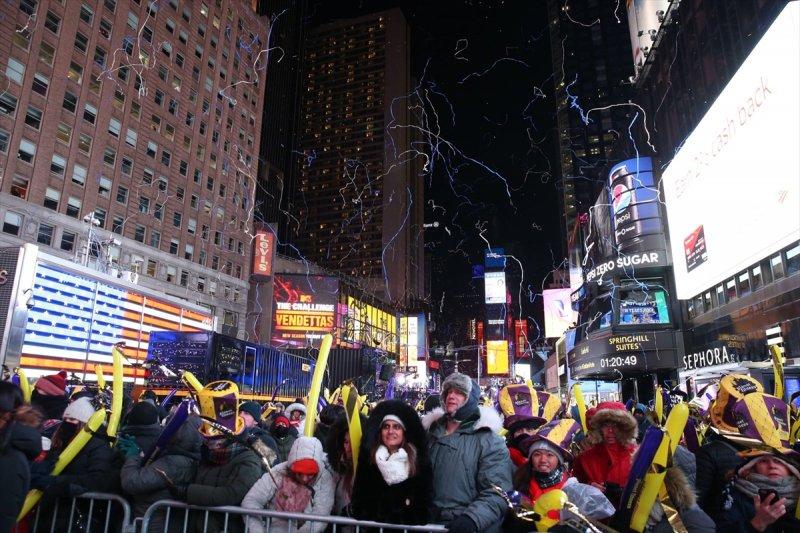 New Yorklular yeni yıla girdi