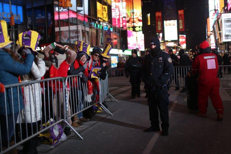 New Yorklular yeni yıla girdi