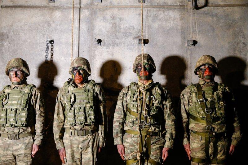 Başbakan Yıldırım komandoların eğitimini izledi