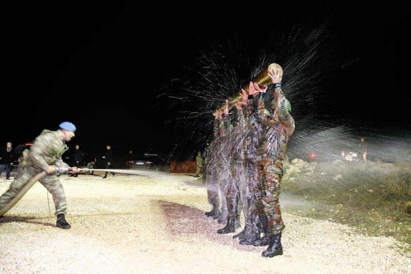 Başbakan Yıldırım komandoların eğitimini izledi