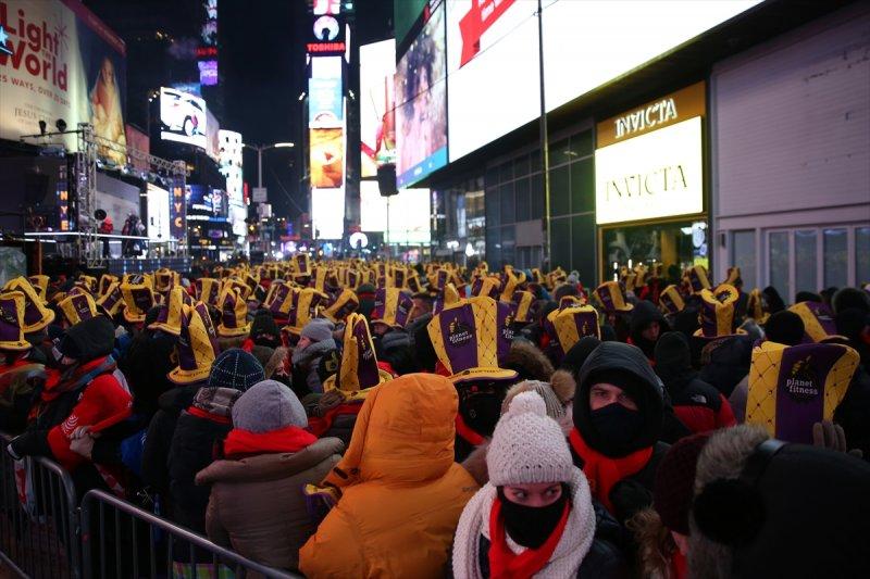New Yorklular yeni yıla girdi