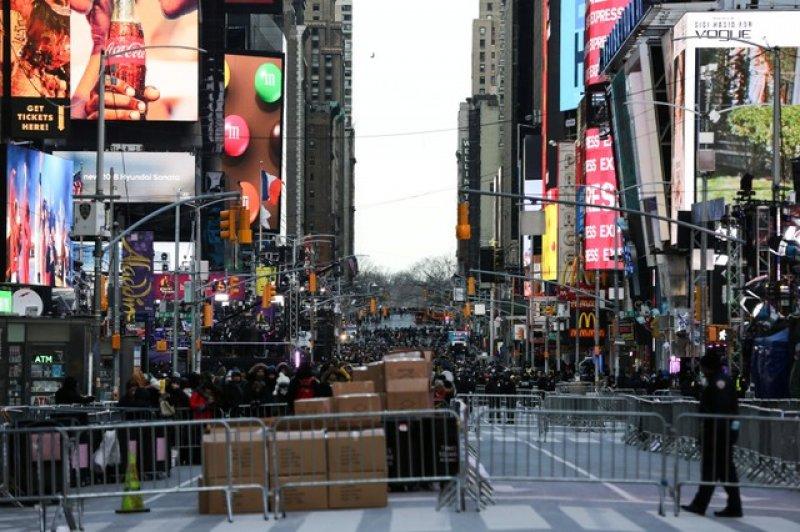 New Yorklular yeni yıla girdi