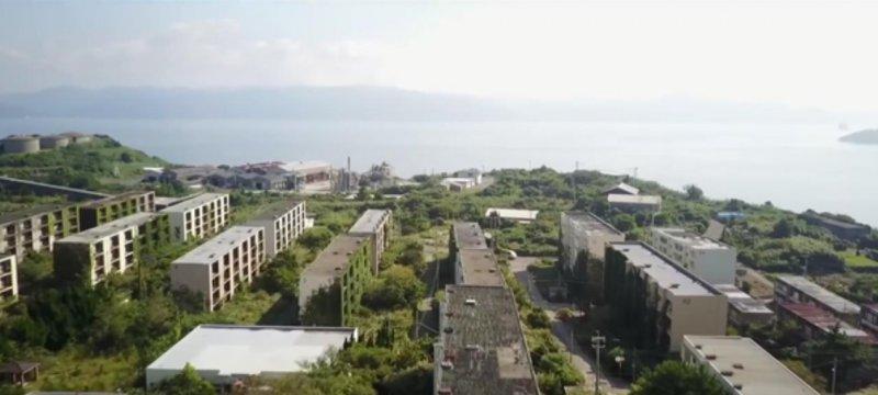 İki kafadar Ikeshima Adası'nda girilmesi yasak olan hastaneye girdi