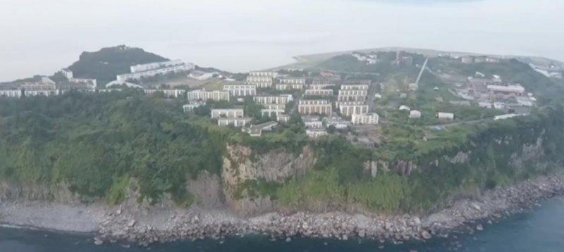 İki kafadar Ikeshima Adası'nda girilmesi yasak olan hastaneye girdi