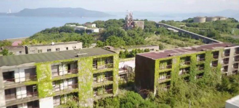 İki kafadar Ikeshima Adası'nda girilmesi yasak olan hastaneye girdi