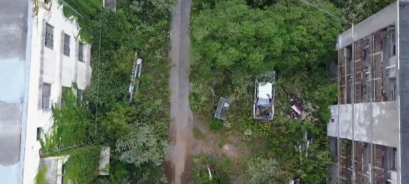 İki kafadar Ikeshima Adası'nda girilmesi yasak olan hastaneye girdi