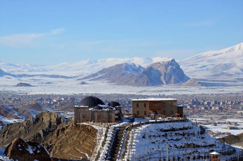İshak Paşa Sarayı'ndan kartpostallık görüntüler
