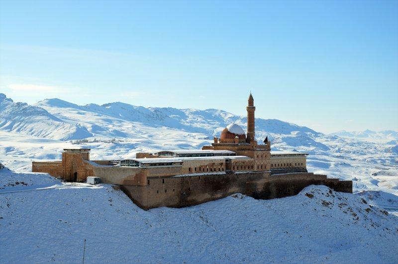 İshak Paşa Sarayı'ndan kartpostallık görüntüler