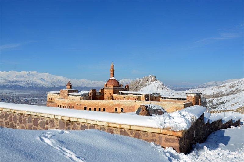 İshak Paşa Sarayı'ndan kartpostallık görüntüler