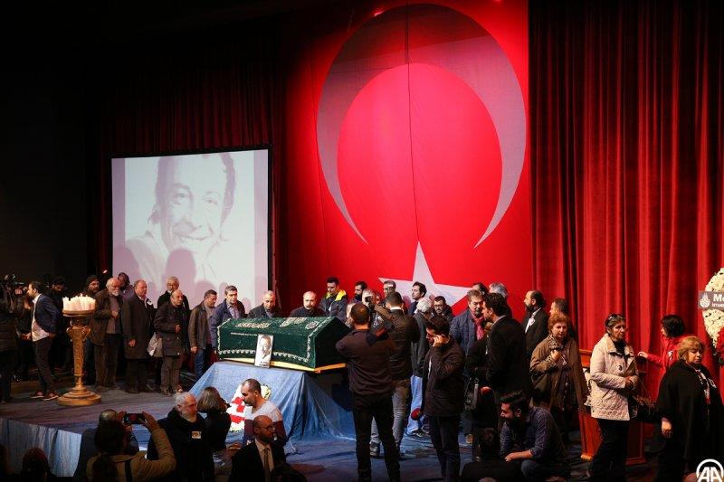 Münir Özkul son yolculuğuna uğurlandı