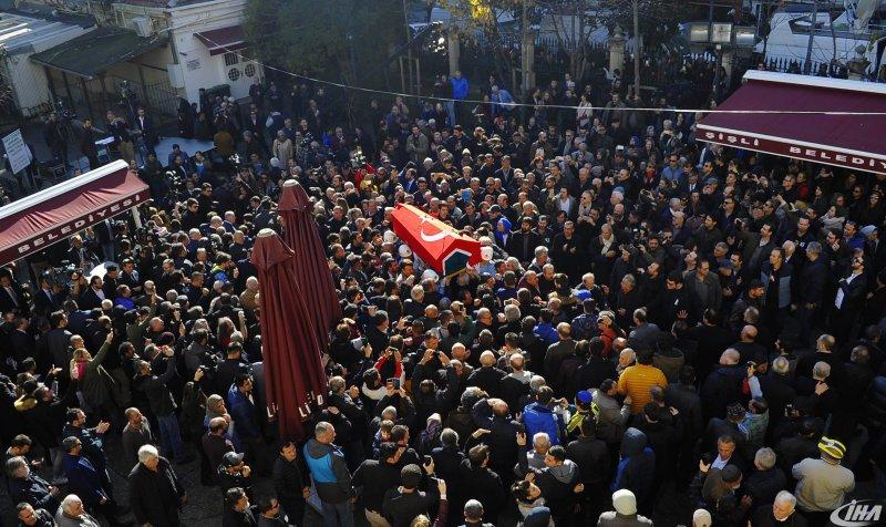 Münir Özkul son yolculuğuna uğurlandı